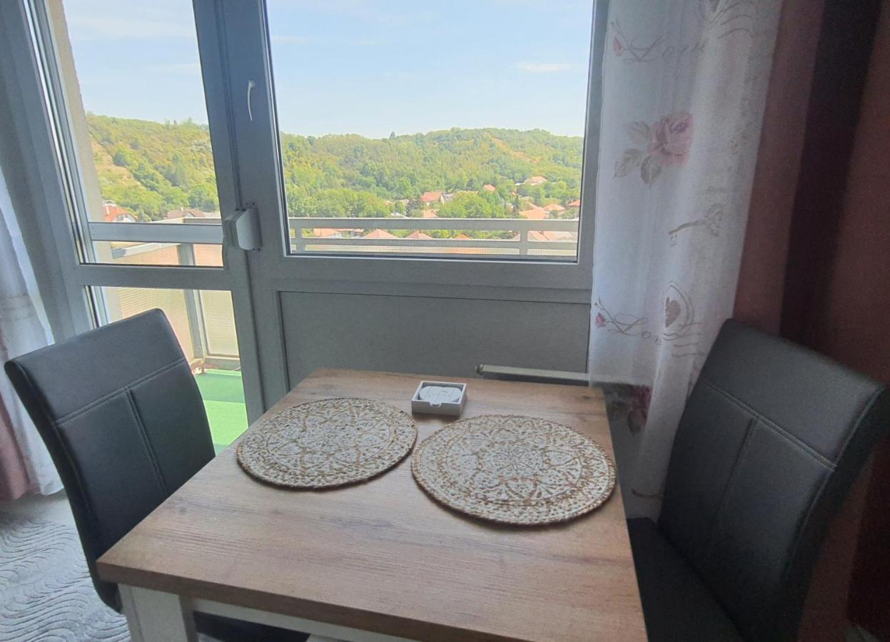 Hegyalja Apartman มิชโคลซ์ ภายนอก รูปภาพ