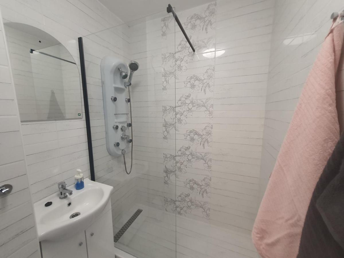 Hegyalja Apartman มิชโคลซ์ ภายนอก รูปภาพ